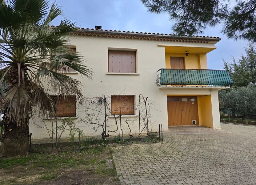 House D 132 in Les Mages