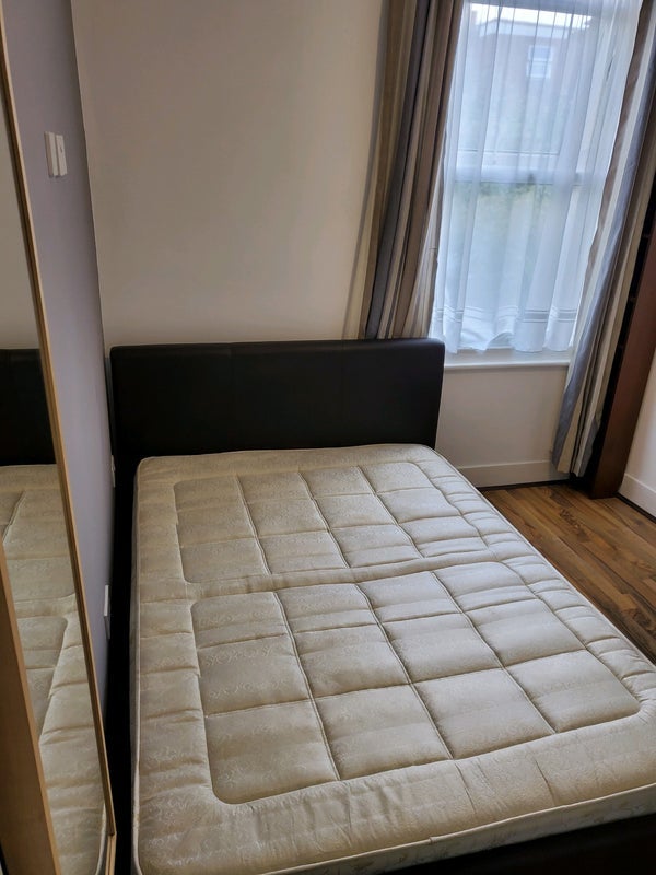 Room Langham Road in Greater London