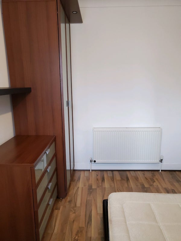 Room Langham Road in Greater London