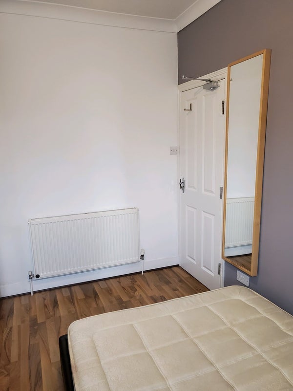 Room Langham Road in Greater London