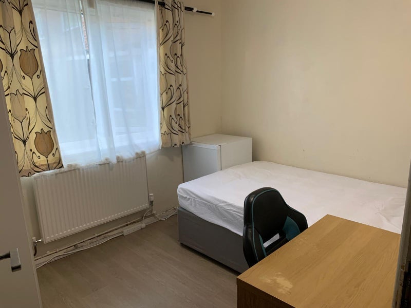 Room Sugden Grove in Birmingham