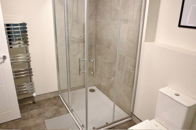 Room Larch Grove in Salford