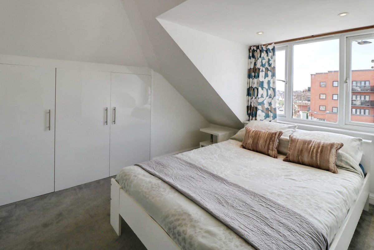 Flat Leighton Avenue in Southend-on-Sea