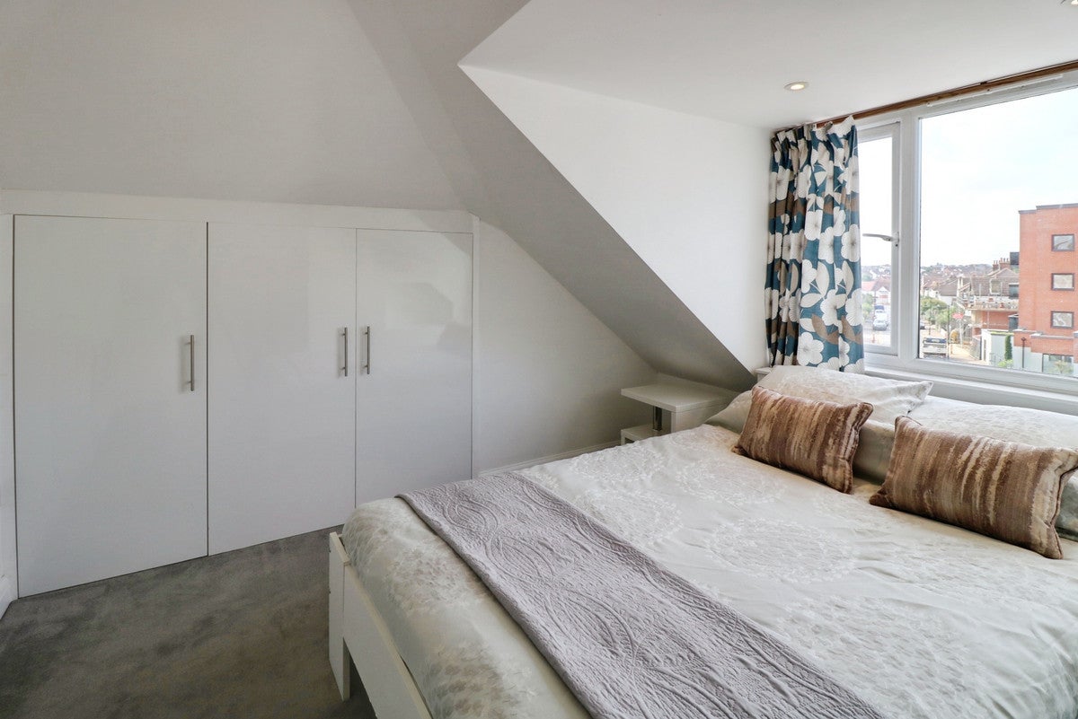 Flat Leighton Avenue in Southend-on-Sea