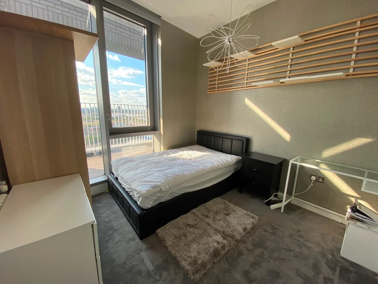 Flat Hope Street in Greater London