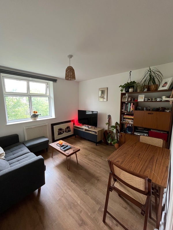 Flat Cotterdale Close in Manchester