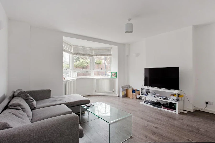Flat Kew Bridge Court in Greater London