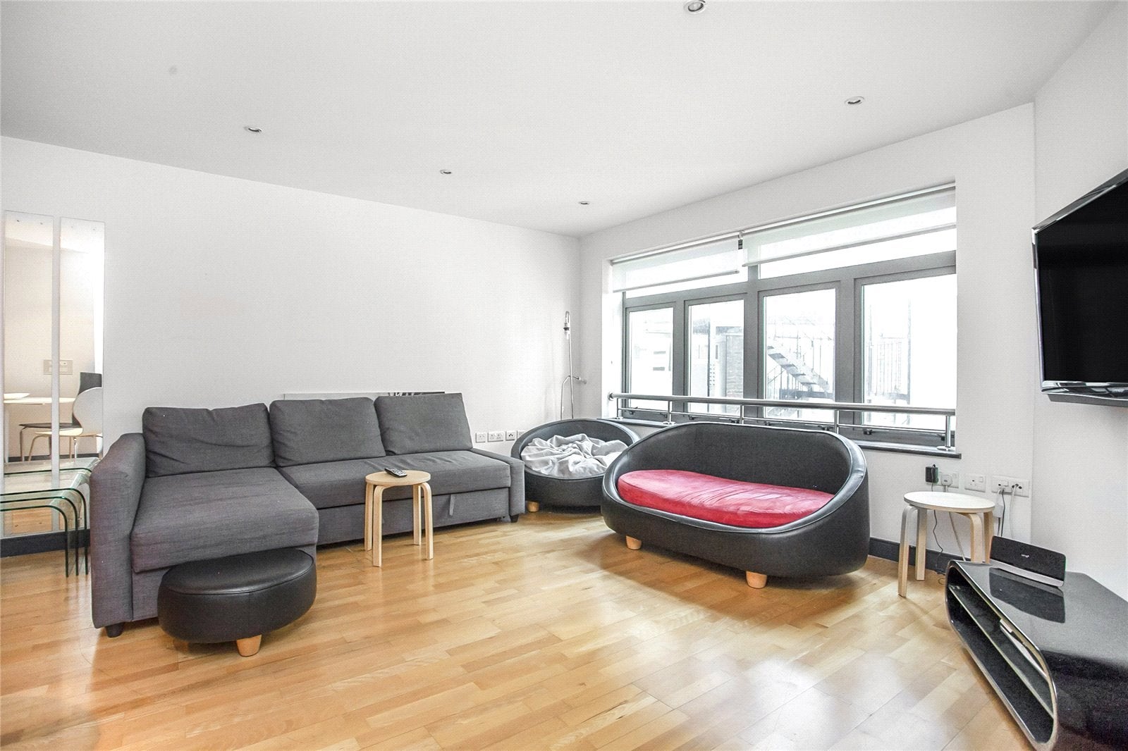 Flat Garden Walk in Greater London