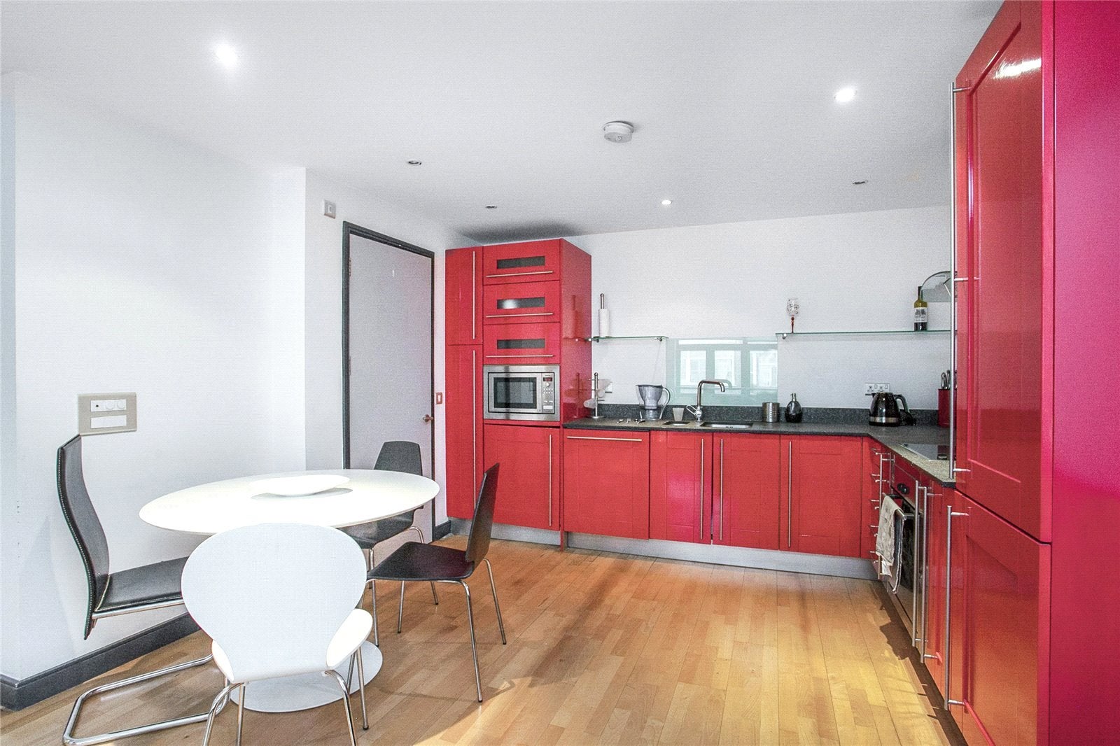 Flat Garden Walk in Greater London
