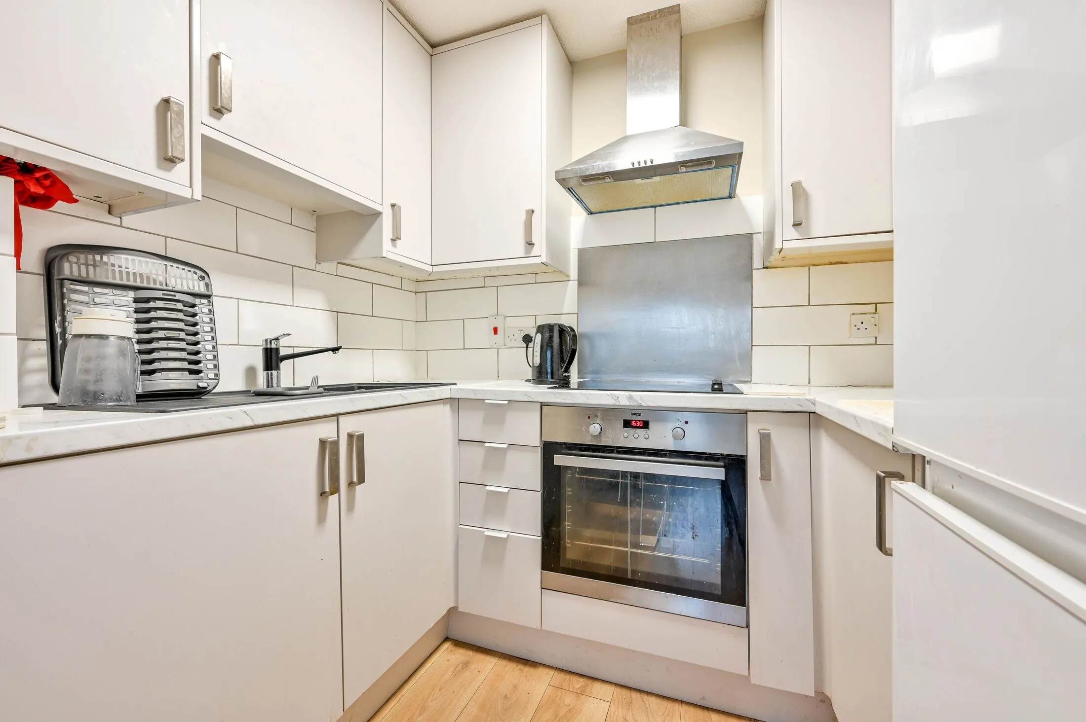 Flat Francis Court in Guildford