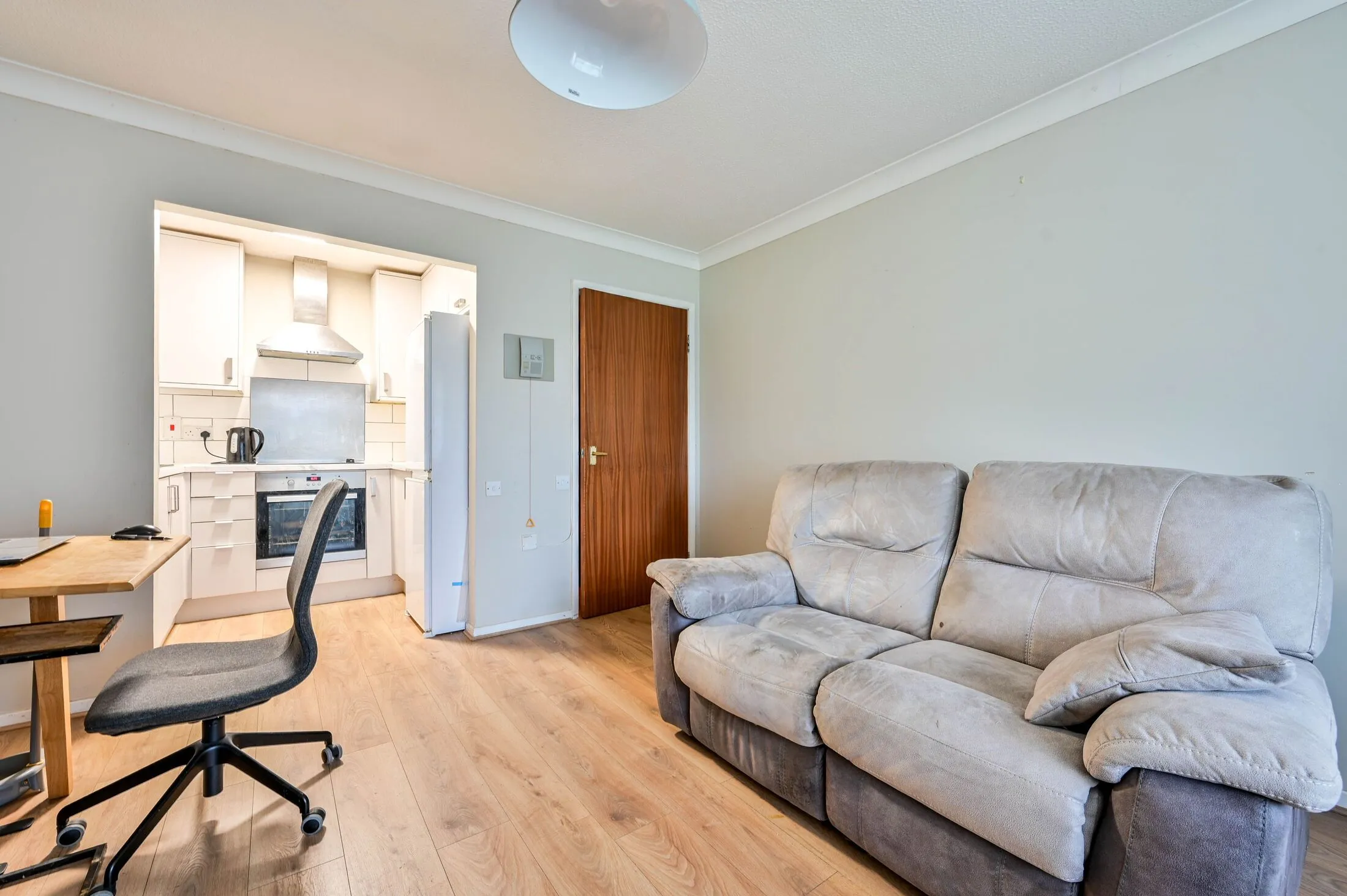 Flat Francis Court in Guildford