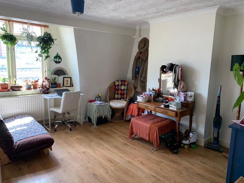 Flat Acre Lane in Greater London