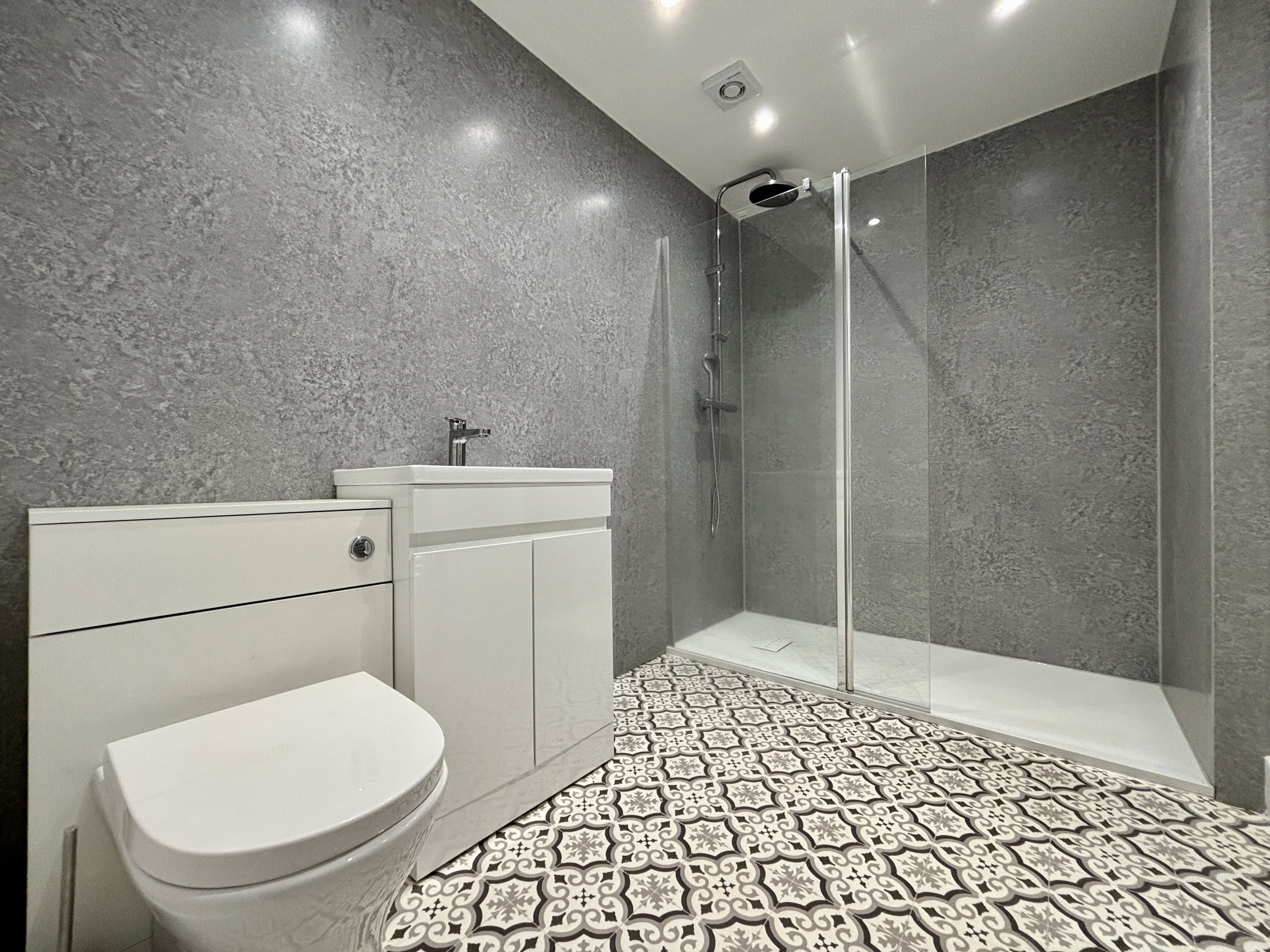 Flat Kender Street in Greater London