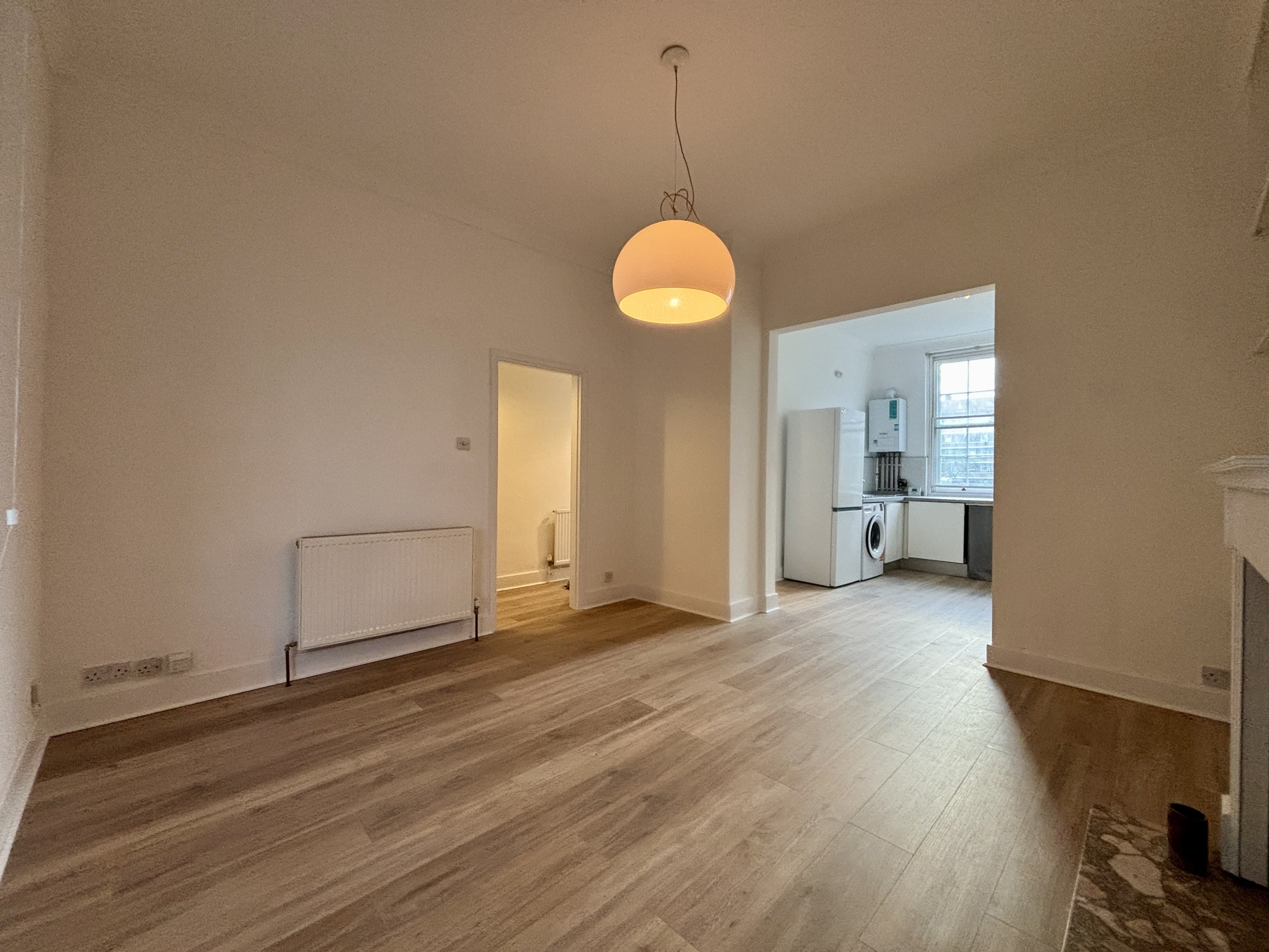 Flat Kender Street in Greater London