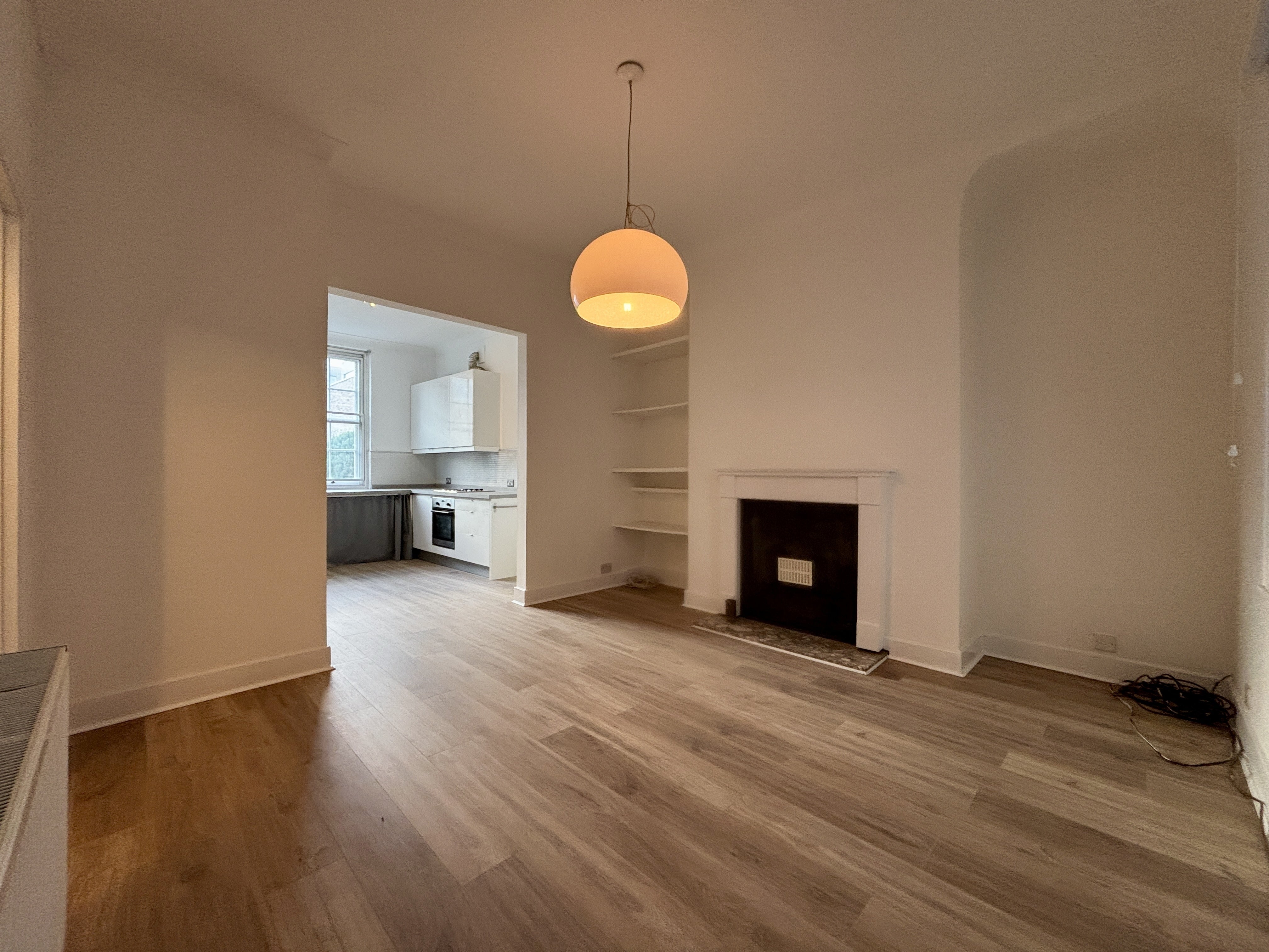 Flat Kender Street in Greater London