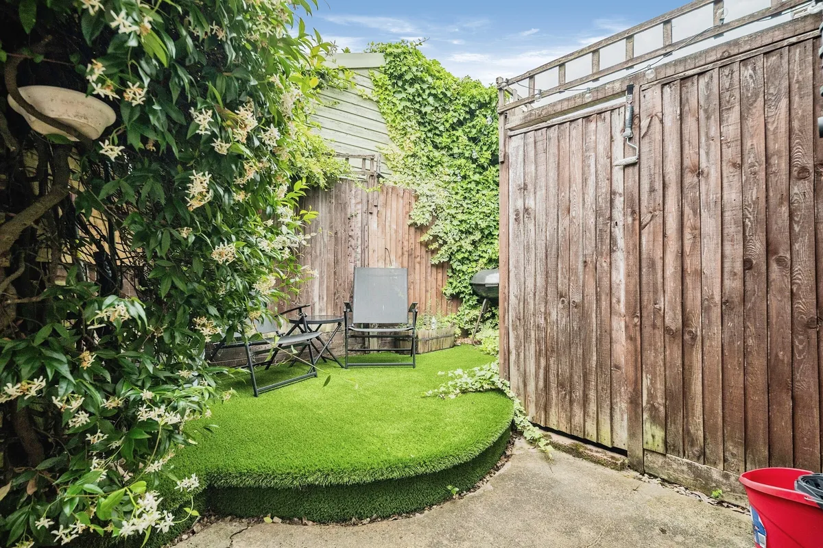 House Mount Pleasant Lane in St Albans