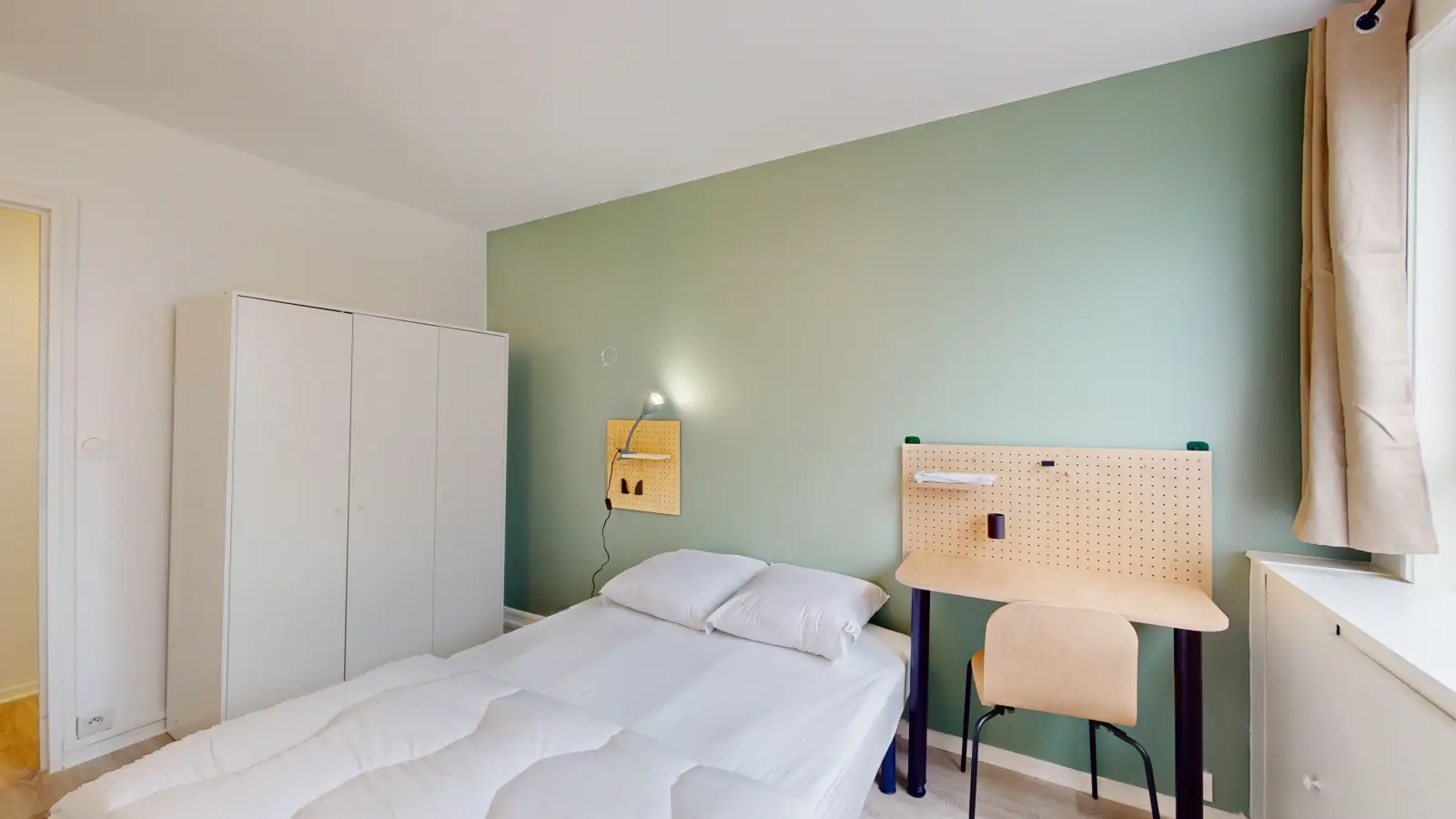 Chambre Rue des Lilas à Paris