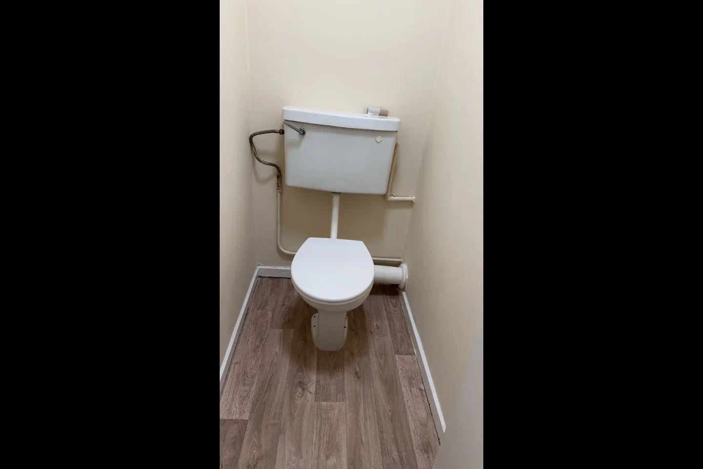 Room Stoneycroft Close in Greater London