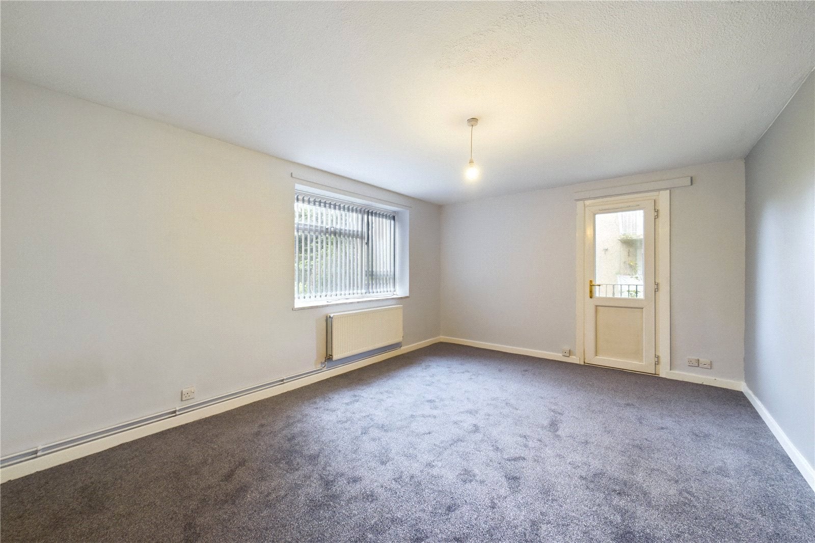Flat Hunters Hill in Burghfield Common