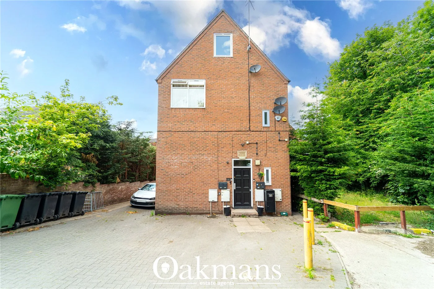 Flat Paradise Row in Bromsgrove