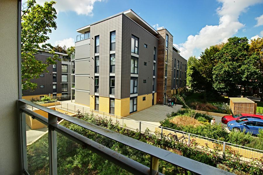 Flat Newsom Place in St Albans