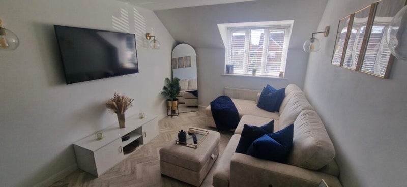 Flat Eggshill Lane in Yate