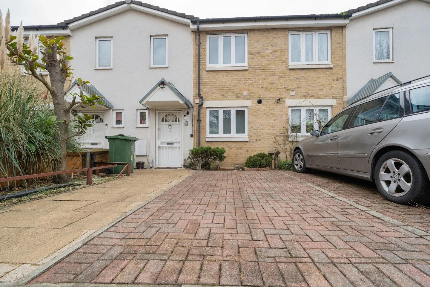House Clayton Drive in Greater London