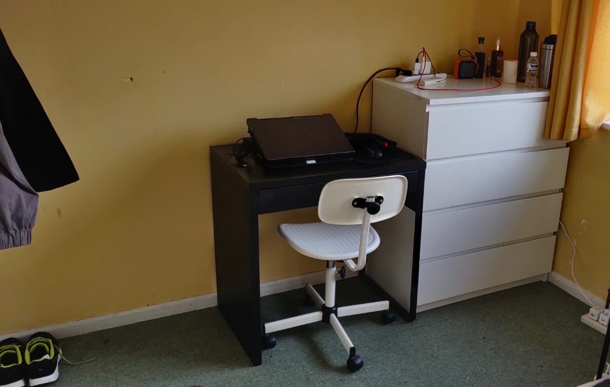 Room Corby Drive in Borough of Runnymede