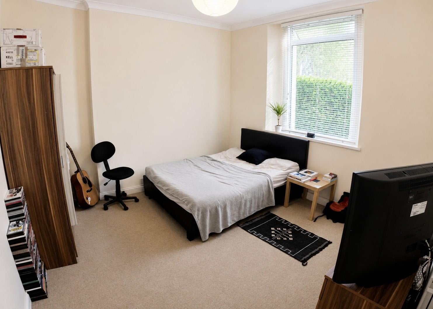 Flat Lower Clifton Hill in Bristol