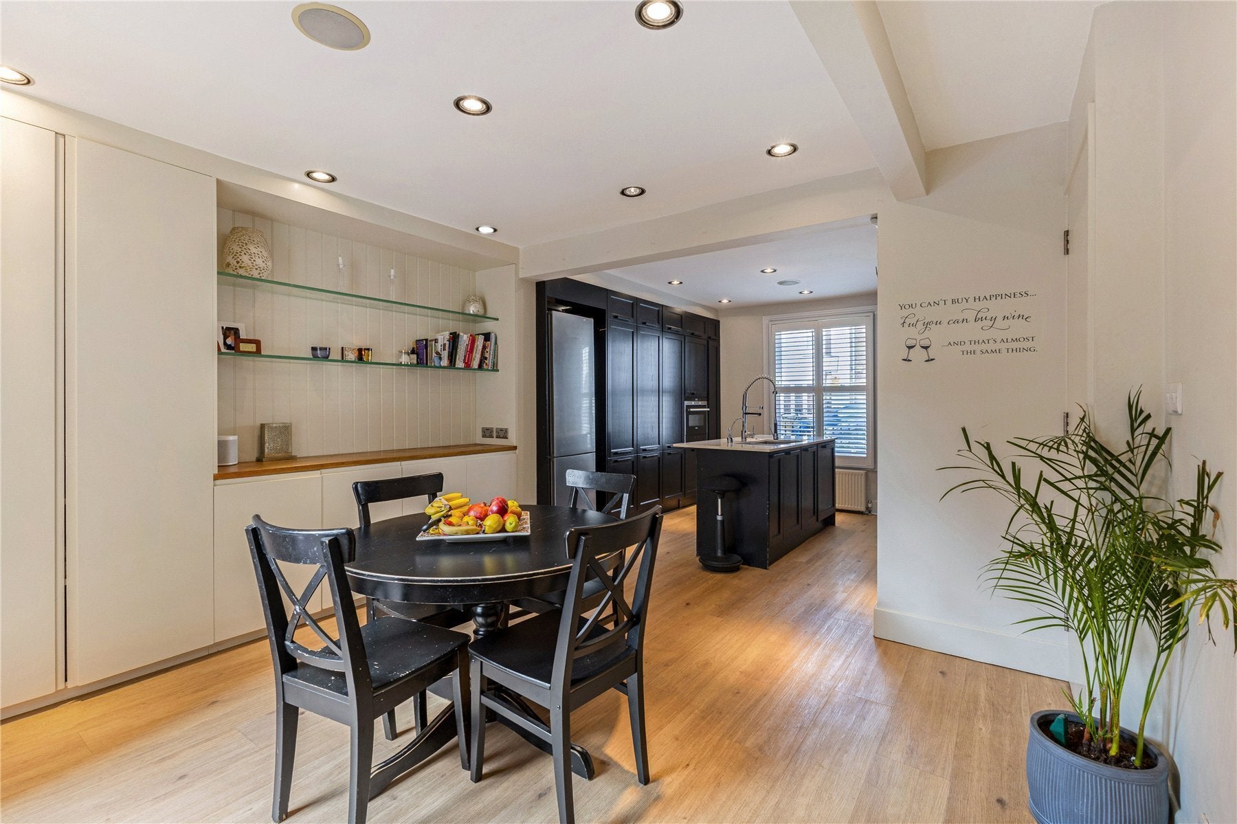 Flat Knowsley Road in Greater London