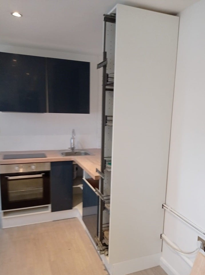 Flat Cotswold Gardens in Greater London