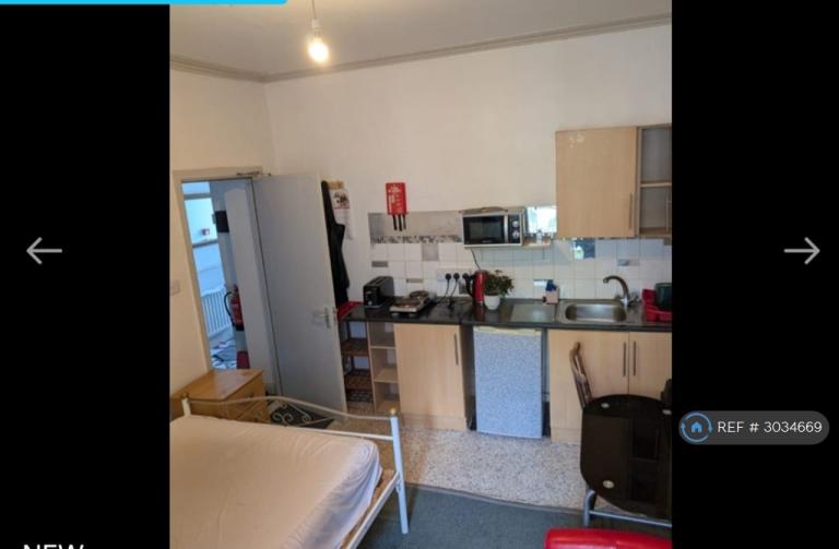 Room Woodlands Terrace in Swansea
