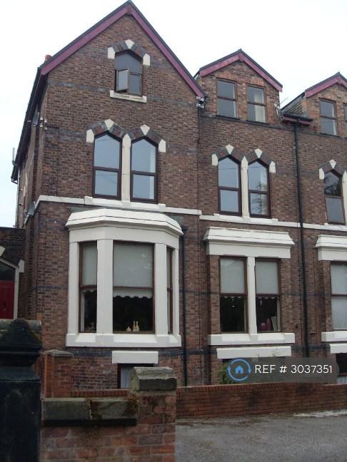 Flat Lorne Road in Oxton Village