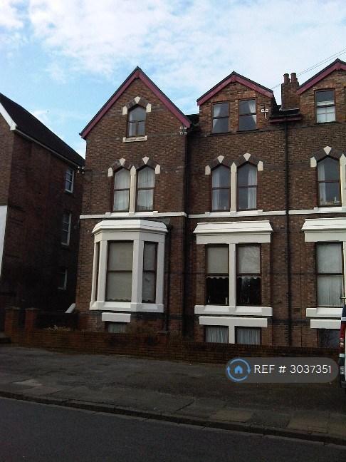 Flat Lorne Road in Oxton Village