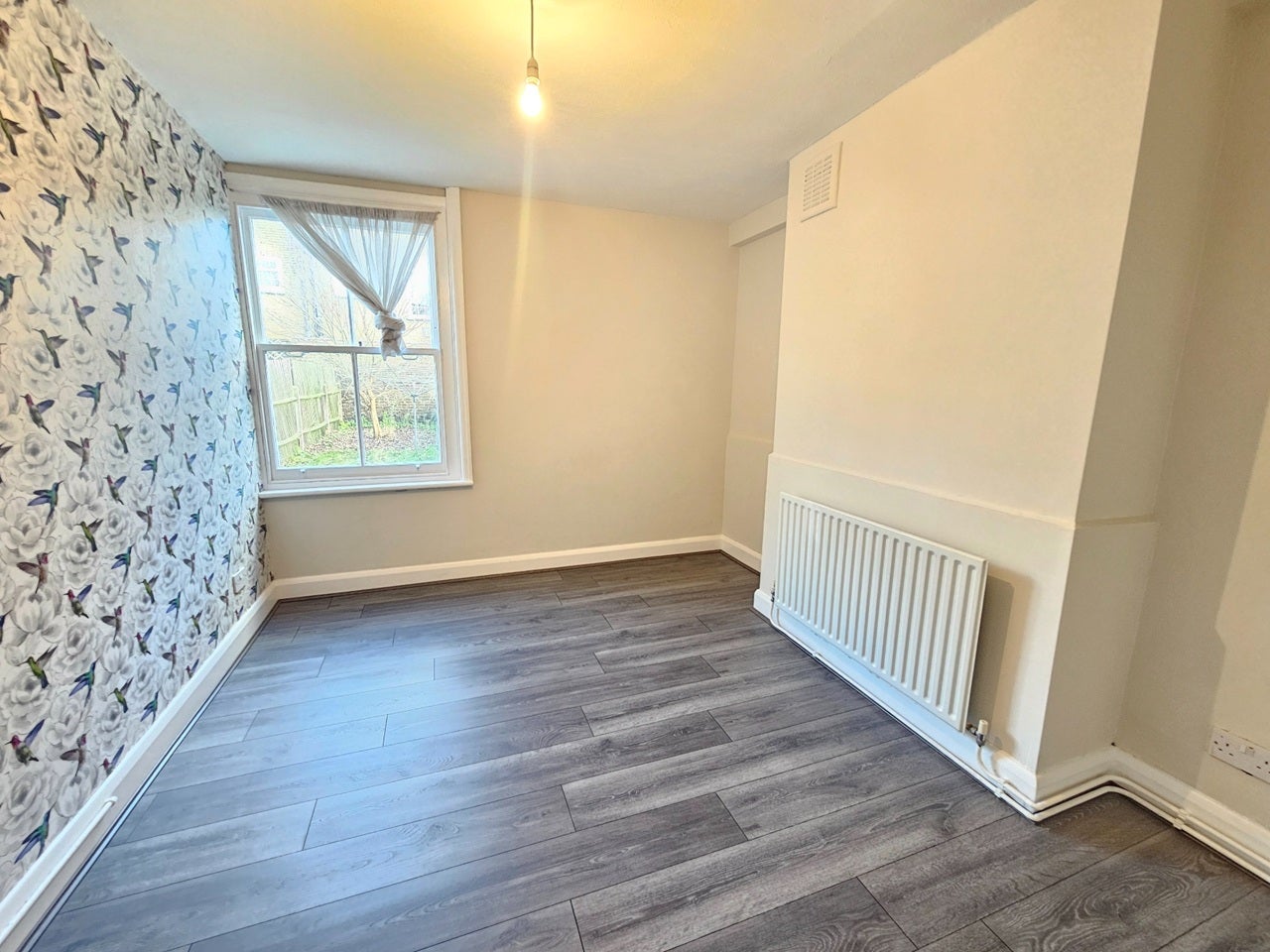 Flat Alloway Road in Greater London