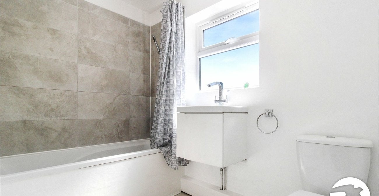 House Knockhall Chase in Dartford