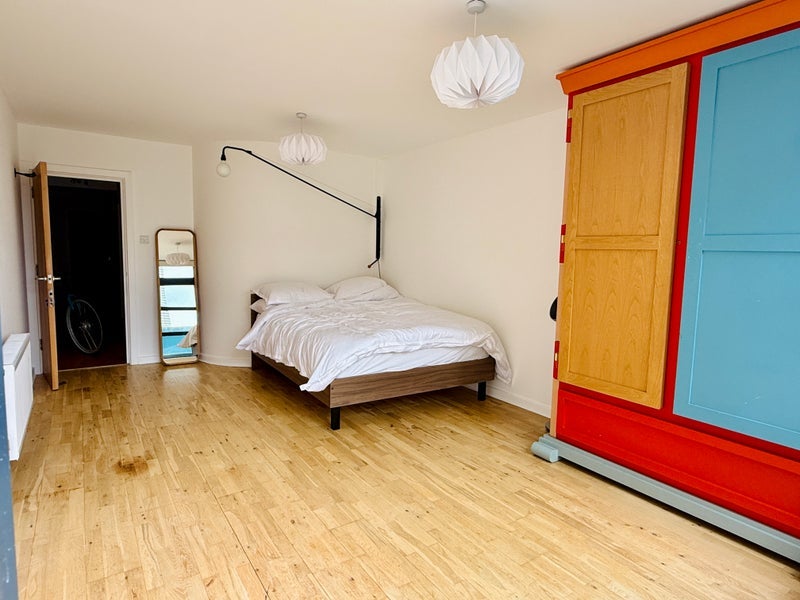 Room Drysdale Street in Greater London