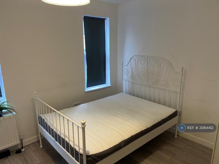 Room Bannockburn Road in Greater London