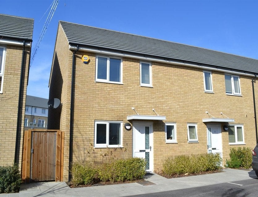 House Evergreen Drive in Greater London