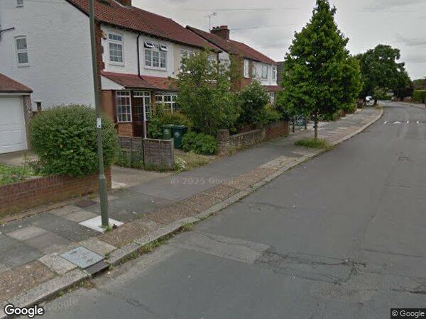 Room Ashford Crescent in Borough of Spelthorne