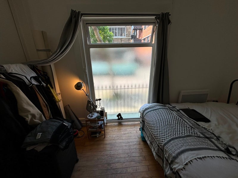 Room Tudor Grove in Greater London