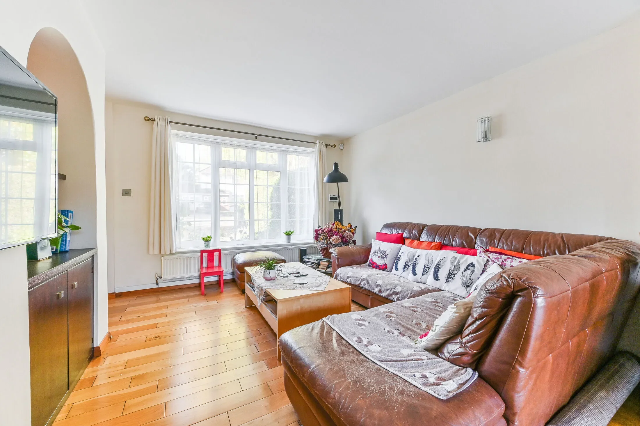 House Bowness Crescent in Greater London