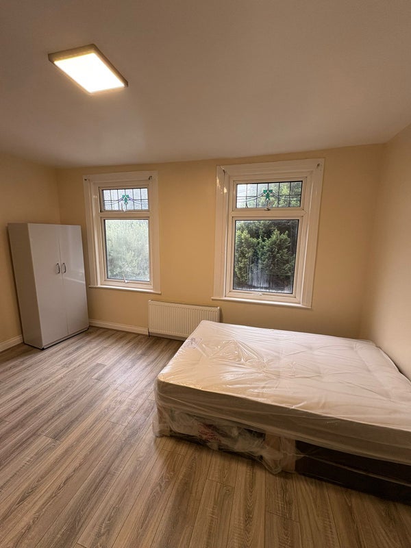 Room Shernhall Street in Greater London