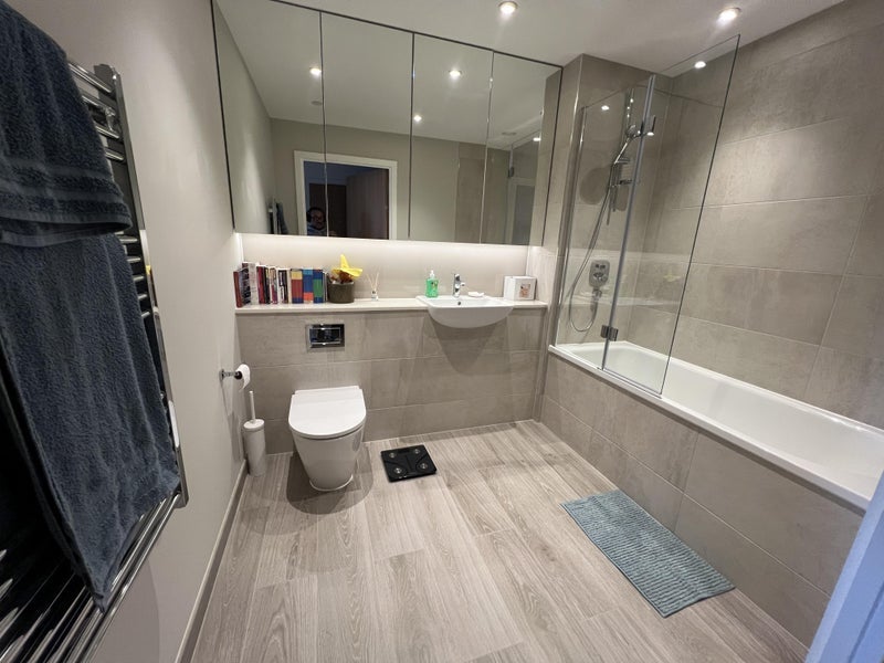 Flat Stroudley Walk in Greater London
