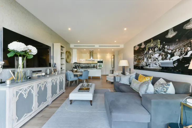 Flat Queenstown Road in Greater London