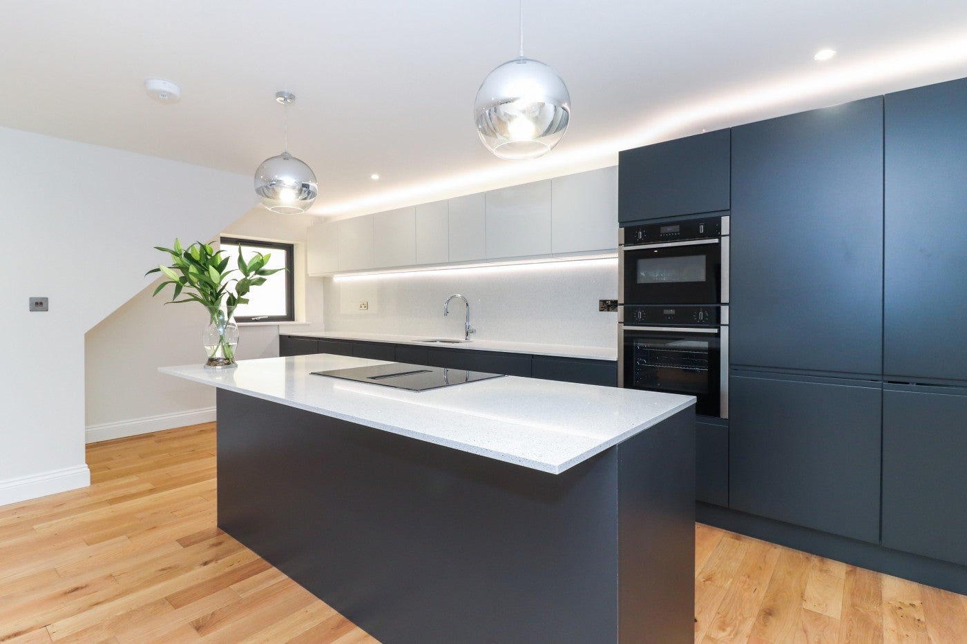Flat Lower Road in Gerrards Cross