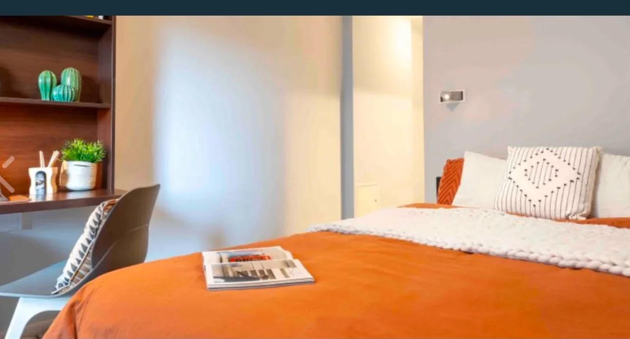 Room Isledon Road in Greater London