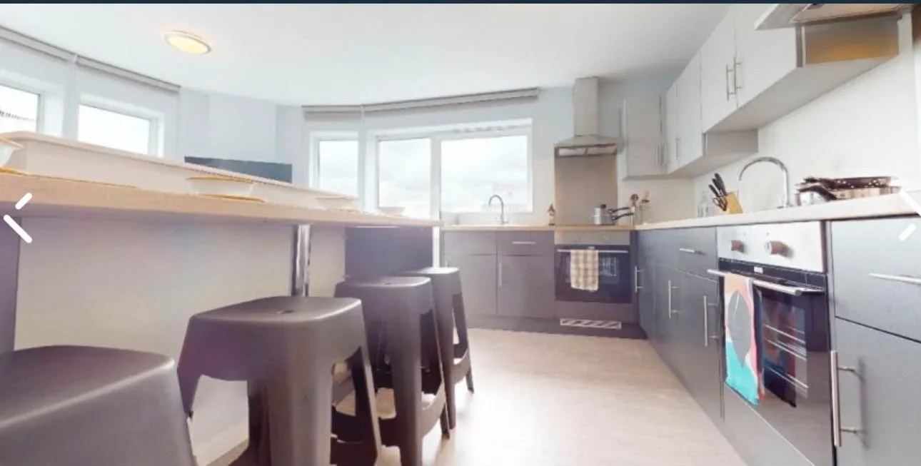Room Isledon Road in Greater London