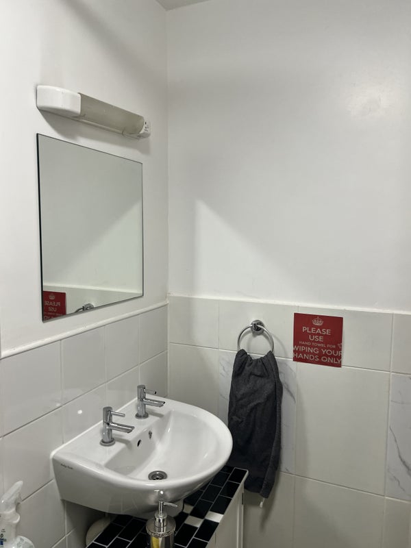 Room Denbigh Street in City of Westminster