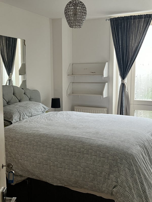 Room Denbigh Street in City of Westminster